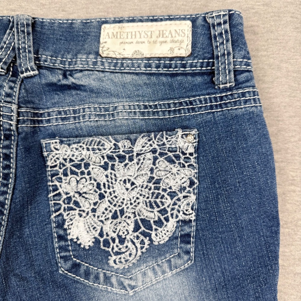 Amethyst Jeans Womens Size 9 Blue Distressed Lace Pocket Bermuda Shorts Denim - Picture 6 of 10
